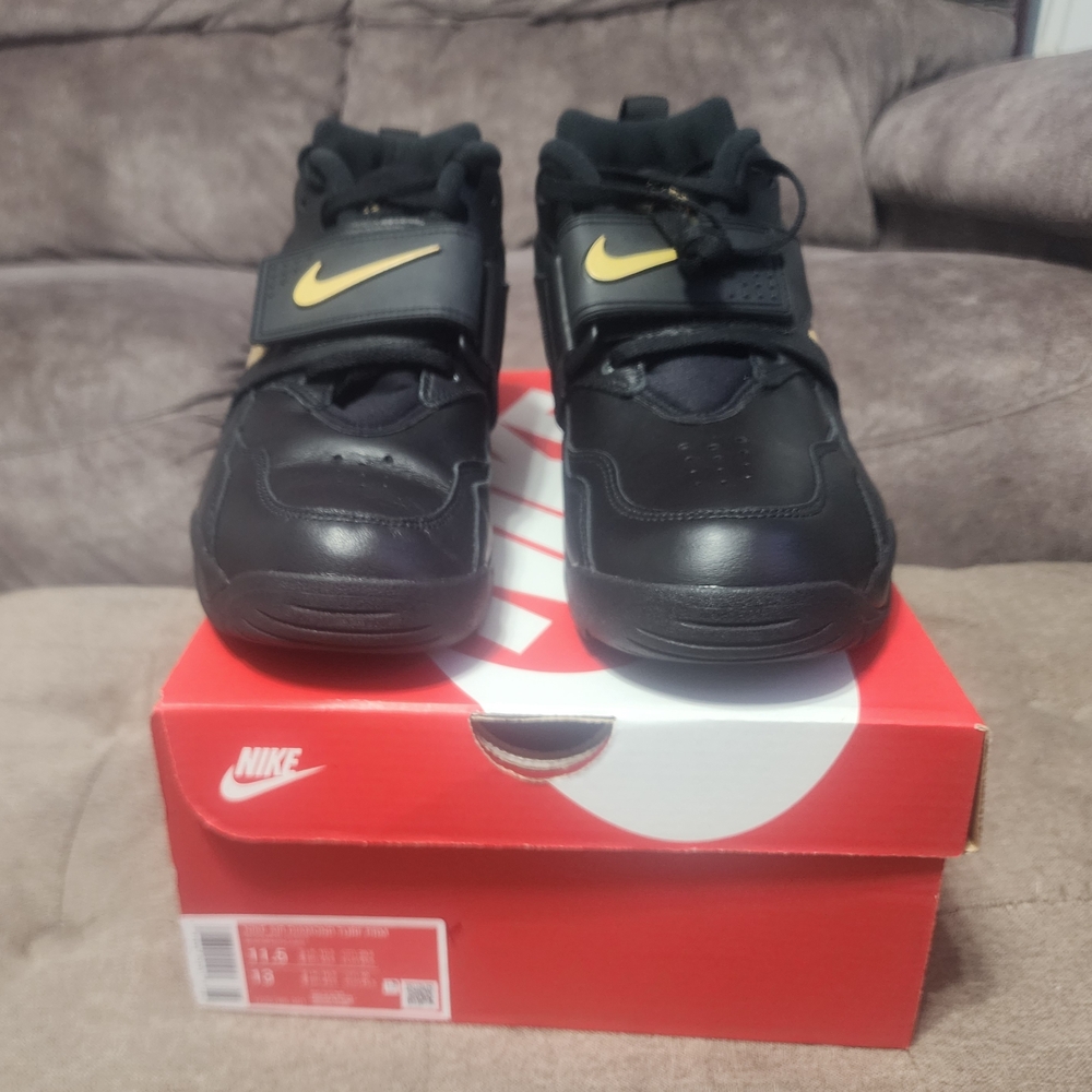 Nike Air Jordan Turf PRM Black Metallic Gold Size 11.5